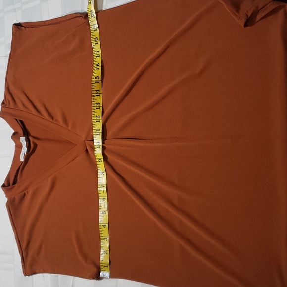 🤎GREEN ENVELOPE CASUAL TEE IN BROWN  SIZE LARGE 🤎 - Picture 10 of 10